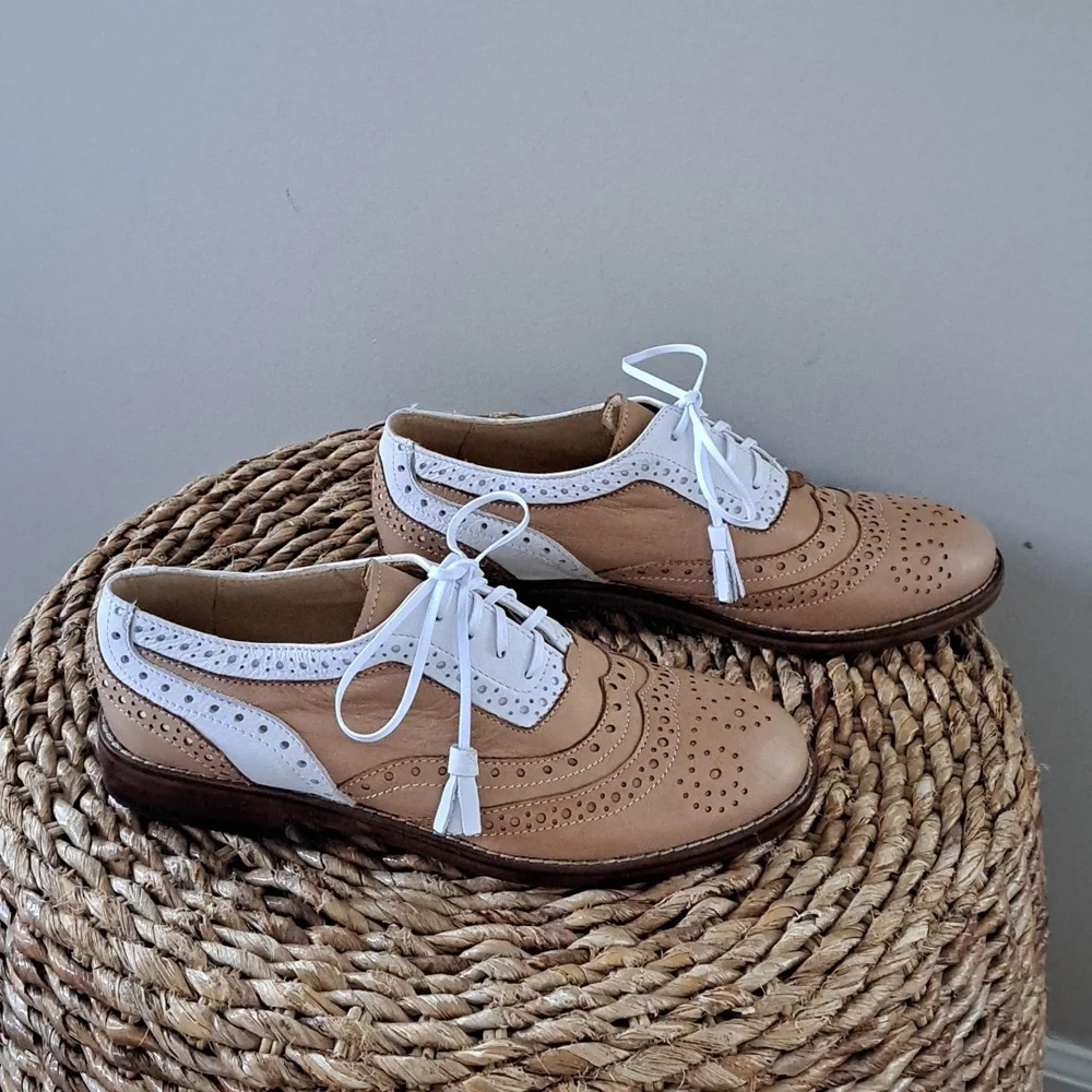 NWOT Girotti Womens Italian Tan/White Leather Wingtip‎ Oxford Shoes EU37US6.5